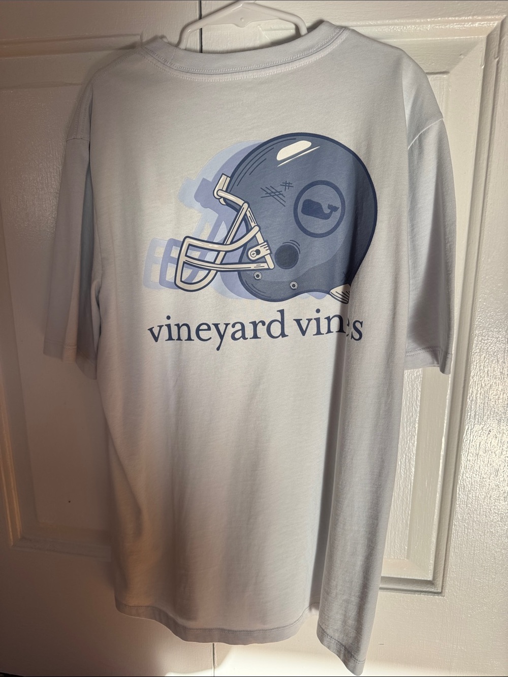 Vineyard Vines boys’ football helmet fade pocket Tshirt